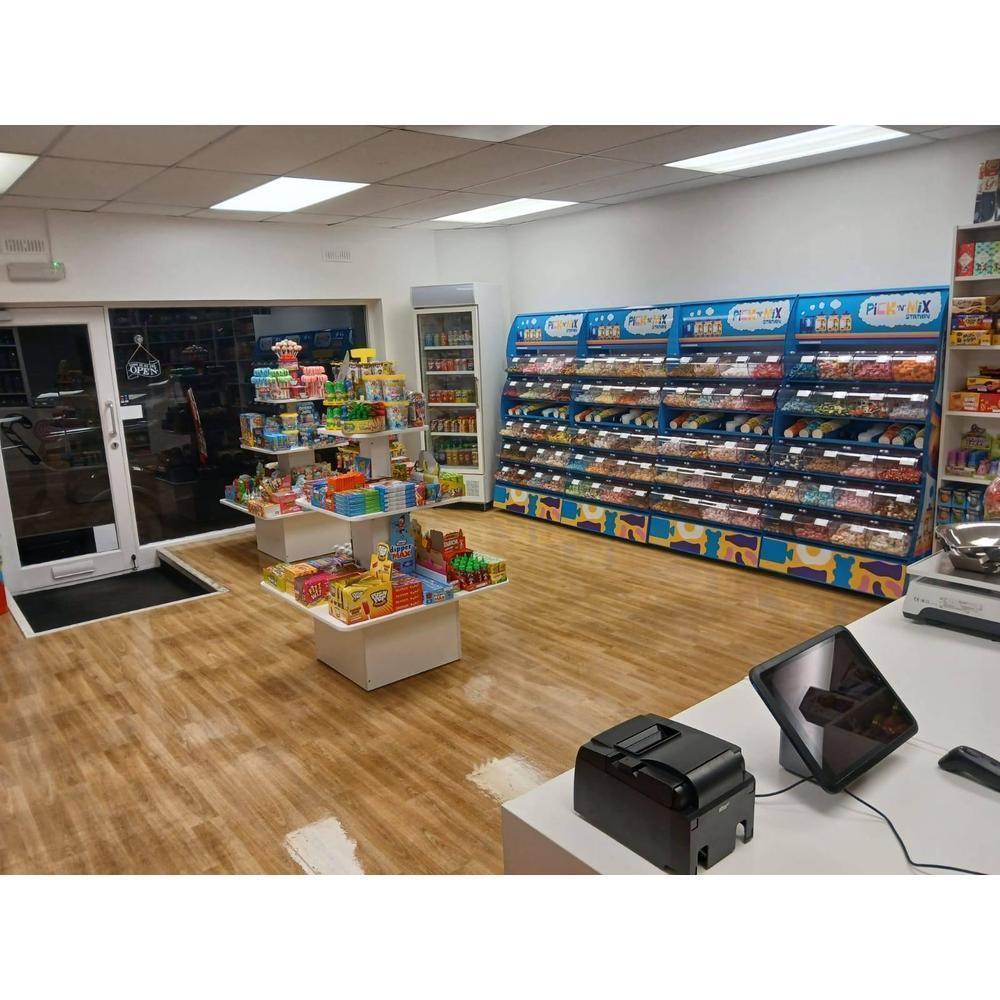 🎉 Our Hessle Shop Is Now Open! 🍬 - Giant Bradley's Sweet Shop