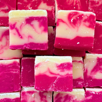 Sparkling Strawberry Flavoured Fudge